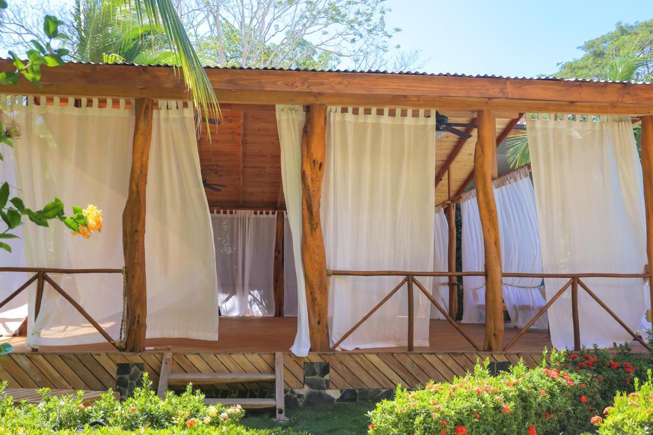 Hotel Isolina Beach Potrero  Bagian luar foto