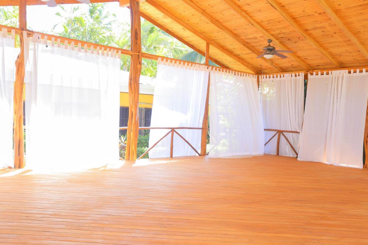 Hotel Isolina Beach Potrero  Bagian luar foto